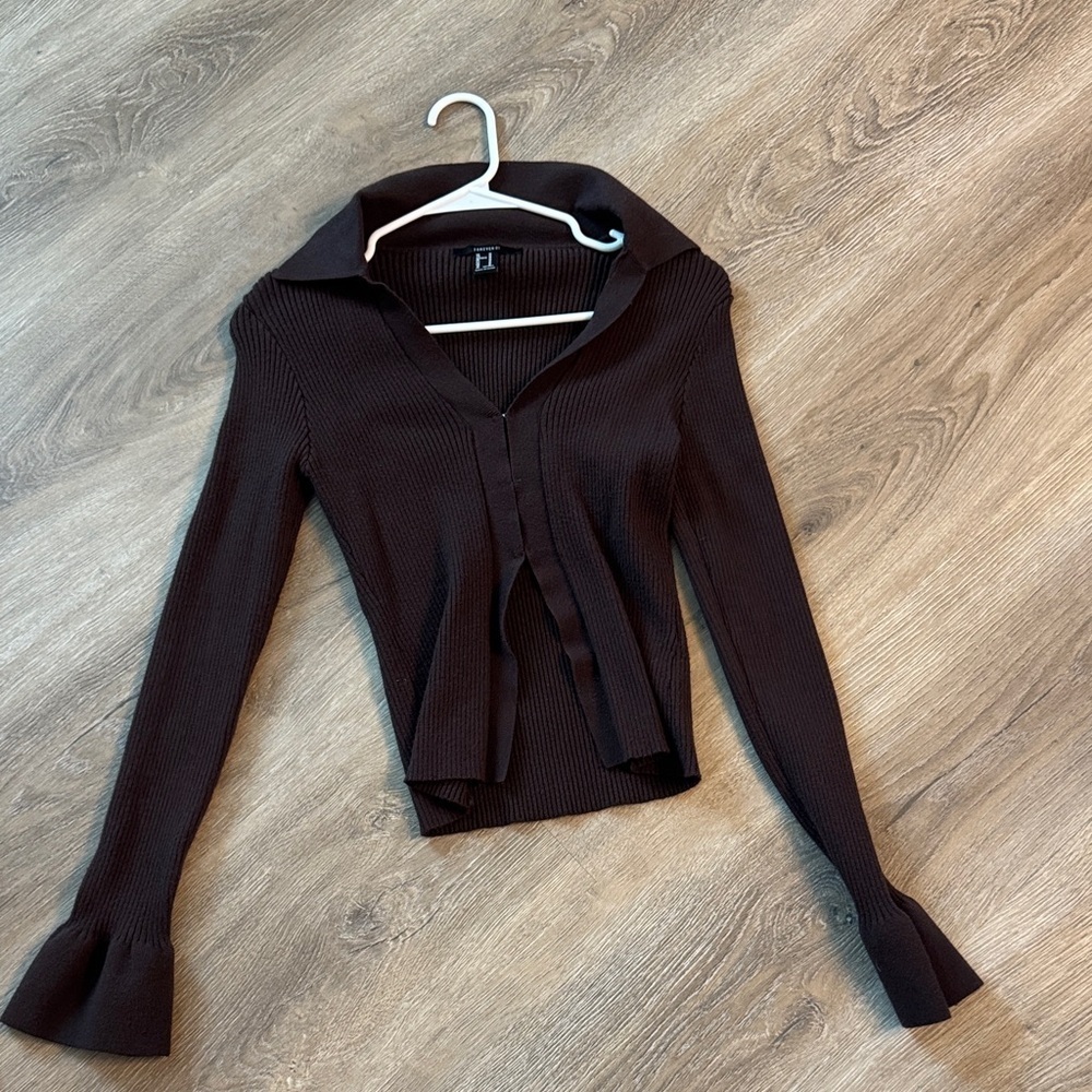 Forever 21- Stylish Brown Ribbed cropped Sweater Top- size small